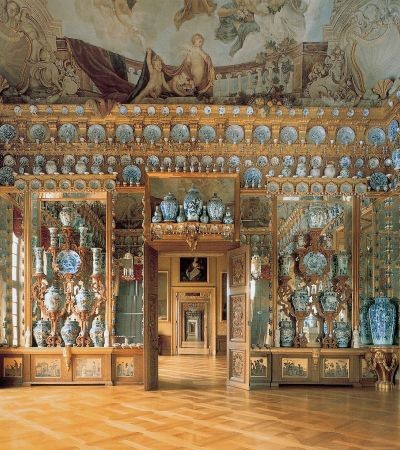 Herries Influence Chin & Jap Art the 'Porcelain Cabinet' Berlin R